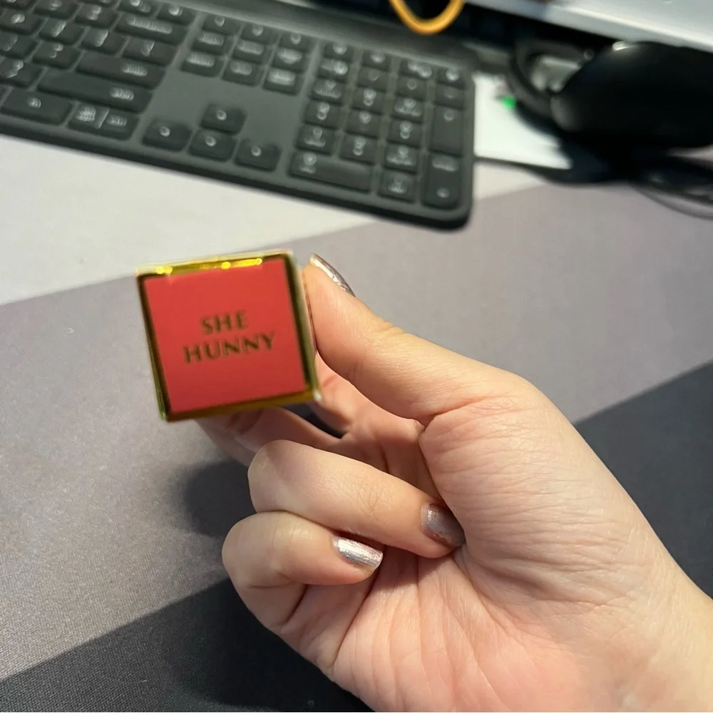 F.A.R.A.H ~ Creamy Malai Blush Stick ~ She Hunny (pinky peach)